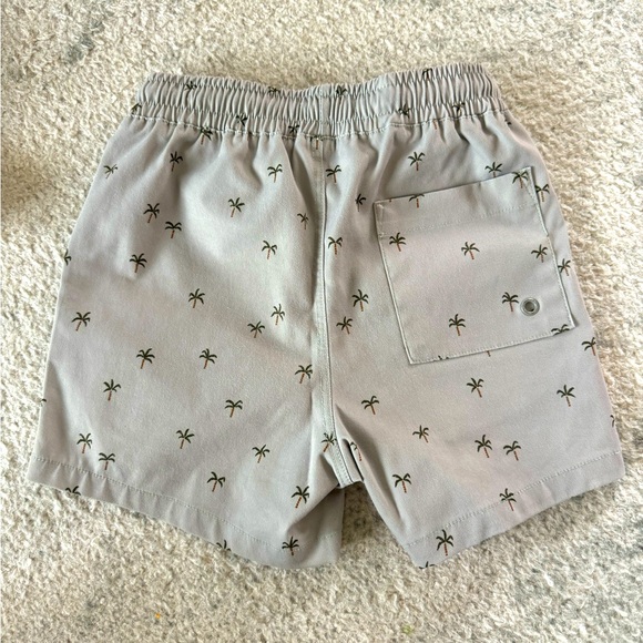 Rylee & Cru rashguard + boardshorts, size 2-3y - Picture 2 of 5